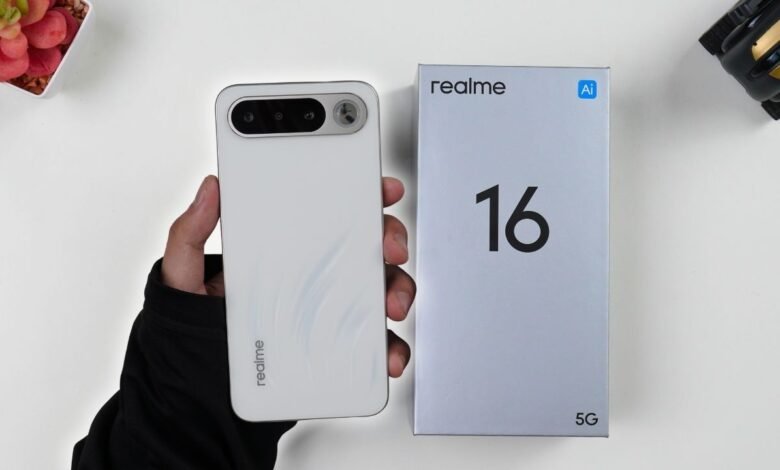 Realme ने लॉन्च किया 7000mAh बैटरी और 50MP कैमरे के साथ जानें दाम व सारी खूबियां